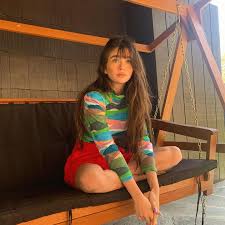 As of 2021, she is 18 years old and single. Malina Malinaweissman Instagram Photos And Videos