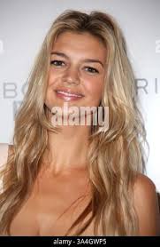 Kelly Rohr's Instagram, Twitter & Facebook