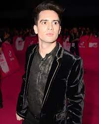 Alexis On Instagram How Is His Skin So Perfect Panic At The Disco Brendon Urie Disco