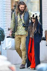 There is a difference of 12 years between the ages of momoa and lisa bonet. Jason Momoa And Lisa Bonet Take A Sunday Stroll With Their Children Lisa Bonet Jason Momoa Jason Momoa Wife