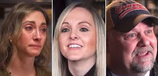 Waitress Comforts Overwhelmed Mom, Ends Up Receiving Heartwarming Surprise  From Locals