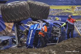 But soon after an explosion at the site of an oil drill, he encounters a strange squid thing, who ends up living in his truck. Chiil Mama Flash Giveaway Win 4 Tickets To Monster Jam At Allstate Arena