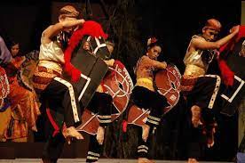 Berikut ini tarian tradisional yang paling populer tari pendet adalah tari sambutan yang berasal dari pulau dewata, bali. Tarikan Pelancongan Di Johor Percutian Bajet