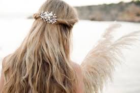 Wunderschöner haarschmuck mit spange für den hinterkopf. Brauthaarschmuck Online Kaufen Bei Celebride Ch