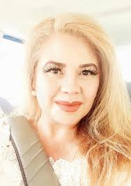 😡"se portaba mal" Se portaba mal, muy mal Había que agarrarle y jalarle el  pelo Pegar tres puños antes de ir a cama Y mañana, "Perdóname, que te  quiero" Se portaba mal,