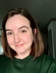 Carrie Fuller's Instagram, Twitter & Facebook