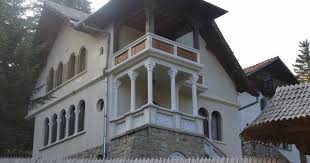 Pana la cabana „valea sambetei se ajunge de la complexul sambata in aproape doua ore de mers pe jos, pe poteca. Unde Se AflÄ Chilia SecretÄ In Care A Murit Arsenie Boca Locul Nu Poate Fi Vizitat Si Nici MÄcar Asternutul Patului Nu A Fost Schimbat De 27 De Ani