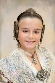 Conoce las Fotos Oficiales de las Candidatas a Fallera Mayor Infantil de  Valencia 2025