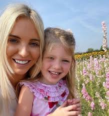 Maisie Weller-Ayling and mommy Pic: Poppy Weller