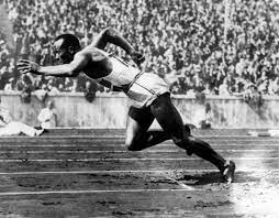 Owens specialized in the sprints and the long jump and was recognized in his lifetime as perhaps the greatest and most famous athlete in track and field history. Olympische Spiele 1936 Die Triumphe Des Jesse Owens Sport Sz De