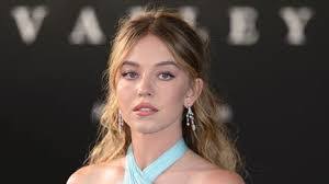 Abbie Evans's Instagram, Twitter & Facebook