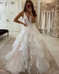 V Neck Tulle Wedding Dresses Bridal Gown With Appliques In 2020 Ball Gowns Wedding Ivory Lace Wedding Dress Wedding Dress Train