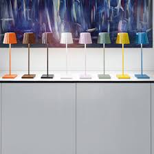 Die Led Tischlampe Von Sompex Ist Unkompliziert Unverwustlich Moderne Led Akku Outdoor Leuchte Led Tischlampe Tischlampen Lampentisch