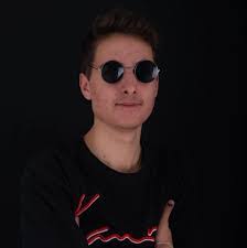 Kevin Sperber's Instagram, Twitter & Facebook