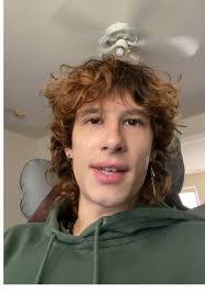 Alex Hawes's Instagram, Twitter & Facebook