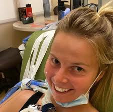 AJ Pollock shares birth of daughter, who was born 3 months premature.  Today, 7 weeks later, she's making great progress! : r/Dodgers