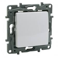 Double prise de courant 2p+t surface dooxie 16a le permutateur legrand dispose du système vario de la marque afin de vous permettre de corriger. Legrand Niloe Permutateur Pur A Composer Ref 664704