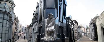 La Dama de Blanco en el Cementerio de la Recoleta | Sitio ...