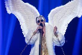 C majorc c/bc/b a minoram no, i'm a, i'm a fallen angel. What Is The Song Fallen Angel About