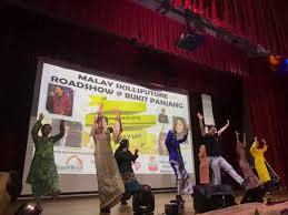 The samsung galaxy note 10 and note 10+ are finally available in malaysia. North West Cdc Mayor Dr Teo Surprised The Audience By Joining Performers At The First Ever Malay Roadshow For Skillsfuture Facebook