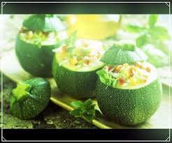 Les Farcis Ou Petits Farcis Sont Une Specialite Culinaire Traditionnelle De La Cuisine Du Bassin Mediterraneen Entre Aut Legumes Farcis Courgette Petits Farcis