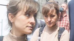 Allison christin mach popularly known as allison mack is an american former actress. Allison Mack S Ex Neighbors Fear Her Possible Return To New York