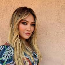 Duff began her acting career at a young age and quickly became labeled a teen idol as the title character of the disney channel television series 'lizzie. Hilary Duff Hilaryduff Twitter