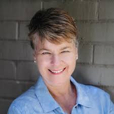 Lea Baker's Instagram, Twitter & Facebook