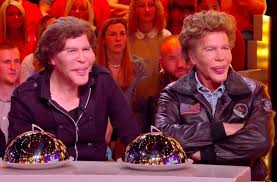 Le célèbre scientifique et chroniqueur de télévision a rejoint son frère . Tk21wtbx6kugum