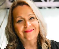 Davis, Ambrose set Oct. 6 wedding