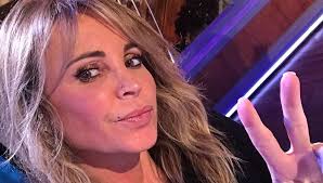 Eva Gómez se llenó de halagos por ajustado atuendo