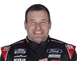 The crash occurred as newman, 42, in the lead, made his way through turn 4 for the final time. D Ruonq5yjki8m