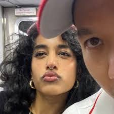 Ana Coy's Instagram, Twitter & Facebook