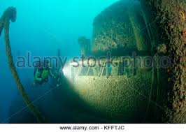 Padi wreck diver specialty on wreck peltastis. Wrack Peltastis Und Scuba Diver Adria Mittelmeer Krk Kvarner Bucht Oder Die Bucht Kroatien Stockfotografie Alamy