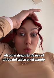 El Chico Del Espejo Dondde Se Le Ve Yodo