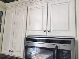 Painting your kitchen cabinets isn't quite as easy as grabbing a gallon of eggshell and going to town. Kitchen Cabinets Best Paint For Oil Based Waterbased Cleaning Tsp Woodworker S Journal