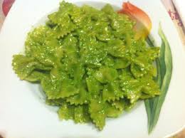 人参の葉っぱでイタリアン ジェノベーゼ風ペースト パスタソースの出来上がり ちびイタリア旅行ブログ トスカーナ暮らし良いとこvs悪いとこ