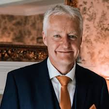 Cracking day today. Started with a chat with the ever-inspiring Angela  Fletcher BA (hons) RNLD GCGI FInstLM who, it turns out is a marketing  genius as well as a social care whizz