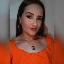 Afastada dos pais há 2 anos, Larissa Manoela passa a Páscoa com a família  do marido André Luiz. Siga ↪️ @otariano para + notícias! (Reprodução  Internet )