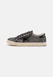 Get all the lyrics to songs by lyre le temps and join the genius community of music scholars to learn the meaning behind the lyrics. Le Temps Des Cerises City Sneaker Low Glitter Black Dunkelgrau Zalando De