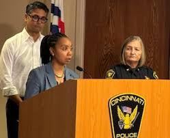 City manager accuses Theetge of failing to carry out public safety priorities