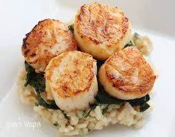 Scallops Over Wilted Spinach Parmesan Risotto Recipe Recipes Scallop Recipes Food