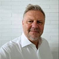 100+ perfiles de «Covens»