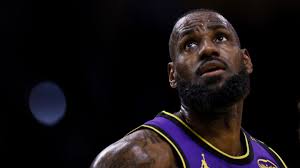 LeBron James says he's taking a social media break for now