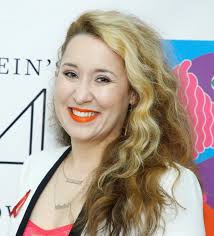 Amanda Duarte's Instagram, Twitter & Facebook