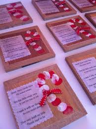 It's easy enough for toddlers, preschool and kindergarten children to make and it comes with a free printable template. Fingerprint Candycane Poem Preschool Christmas Crafts Christmas Kindergarten Preschool Christmas