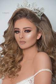 Pin By Joyki On Beauty Queens And Models Bridal Hair Buns Bridal Makeup Looks Wedding Makeup Looks
