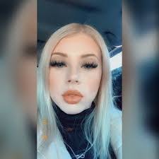 Abby Souza's Instagram, Twitter & Facebook