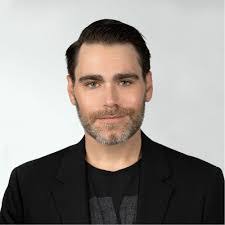 Ashley Paget's Instagram, Twitter & Facebook