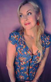 Ingrid Magee's Instagram, Twitter & Facebook